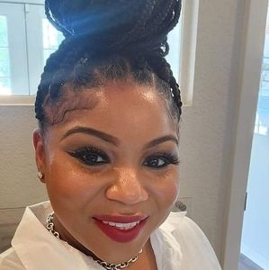 Meet your Posher, Whitney